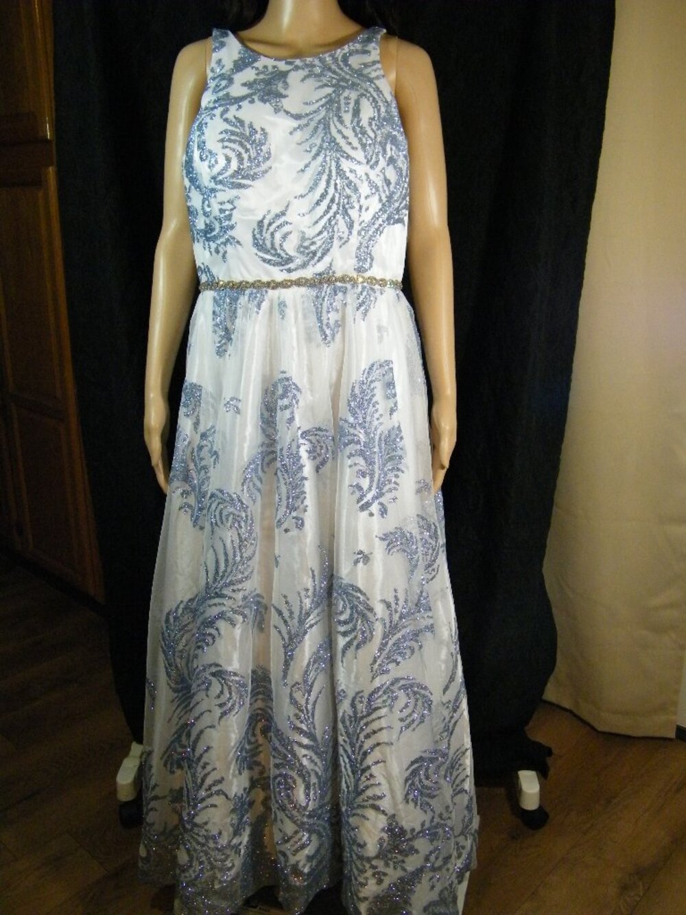 Formal Gown Sz.12 Cachet NWT Color. white w/ blue shiny accents